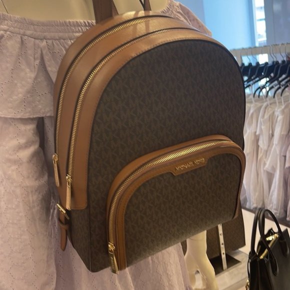 Michael Kors Jaycee Large Zip Pocket Backpack Brown - Picture 16 of 16